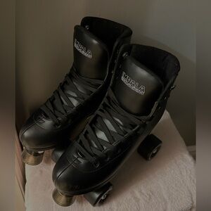 Impala Quad Skates in Black